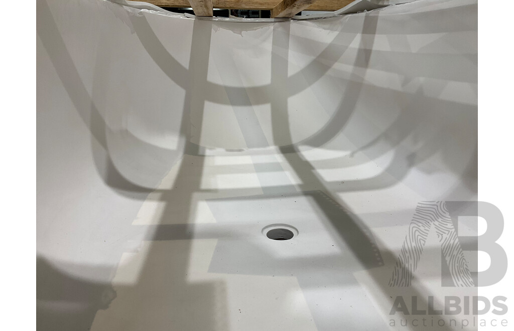 White Stone Composite Bath (1700Lx900Wx525H) - ORP $4,200.00