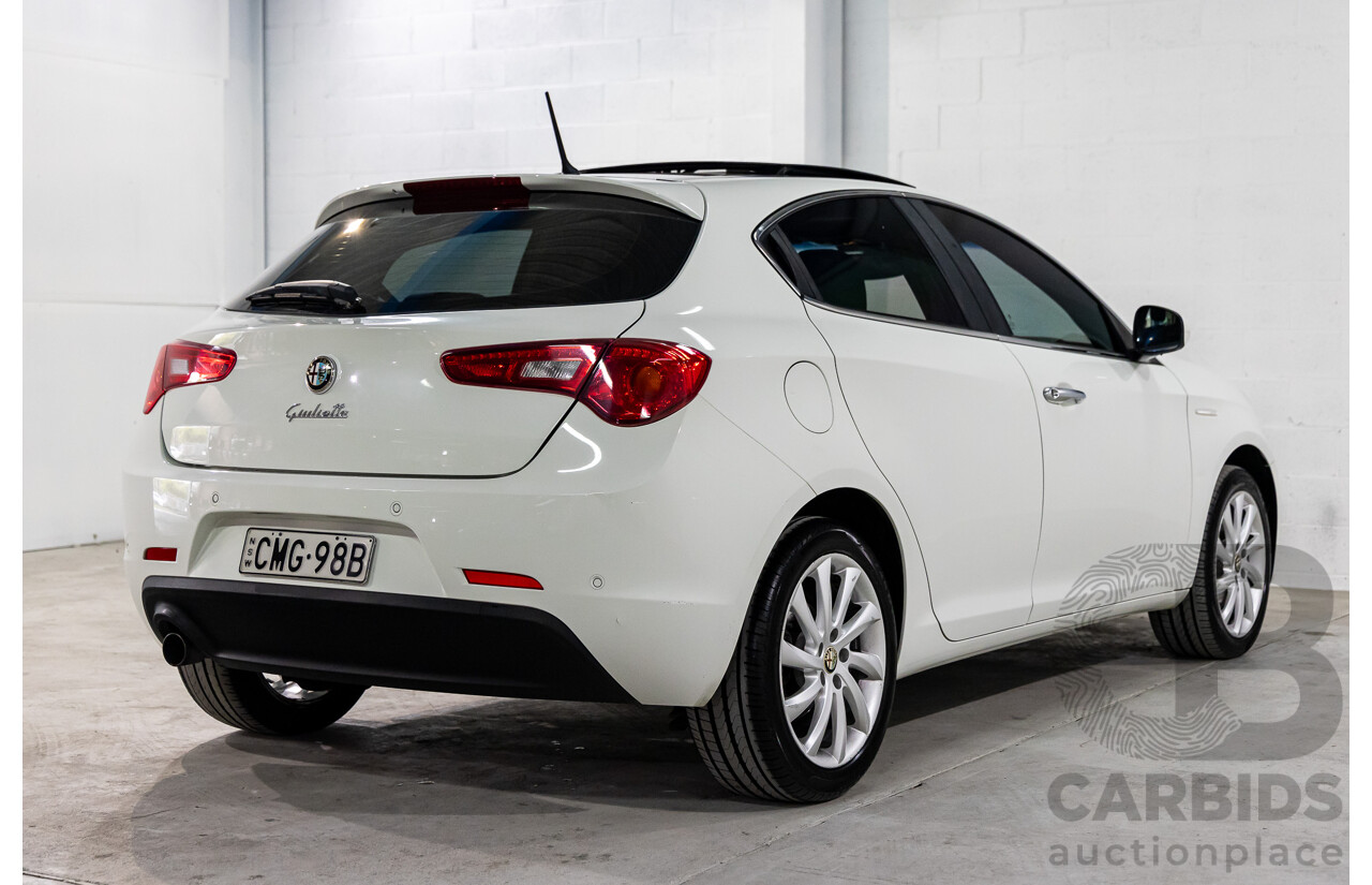 2/2013 Alfa Romeo Giulietta Distinctive  5d Hatchback White Turbo 1.4L