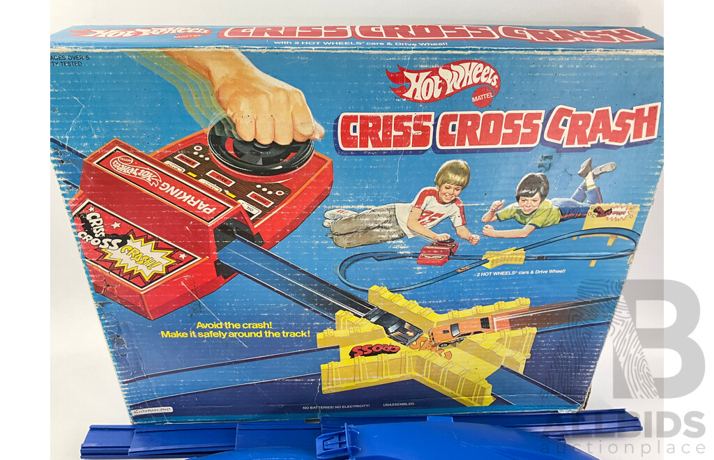 Vintage Hot Wheels Criss Cross Crash with Original Cars and Packaging