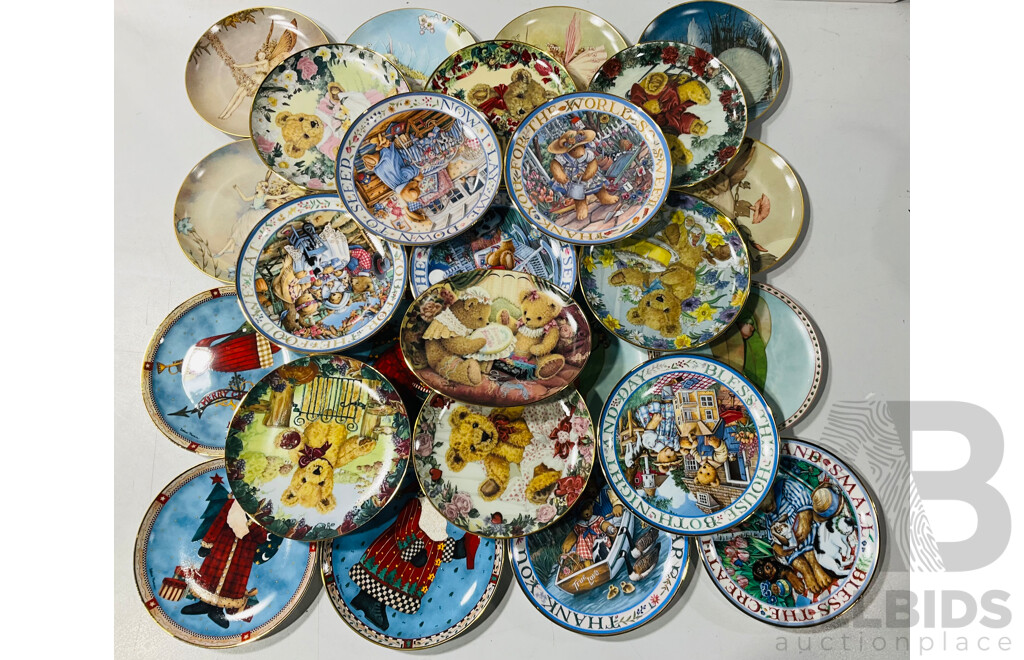 Large Collection Bradex Display Plates in Various Series Including Teddy Bears, Christmas, Snuggle Pot & Cuddle Pie, Faries and More