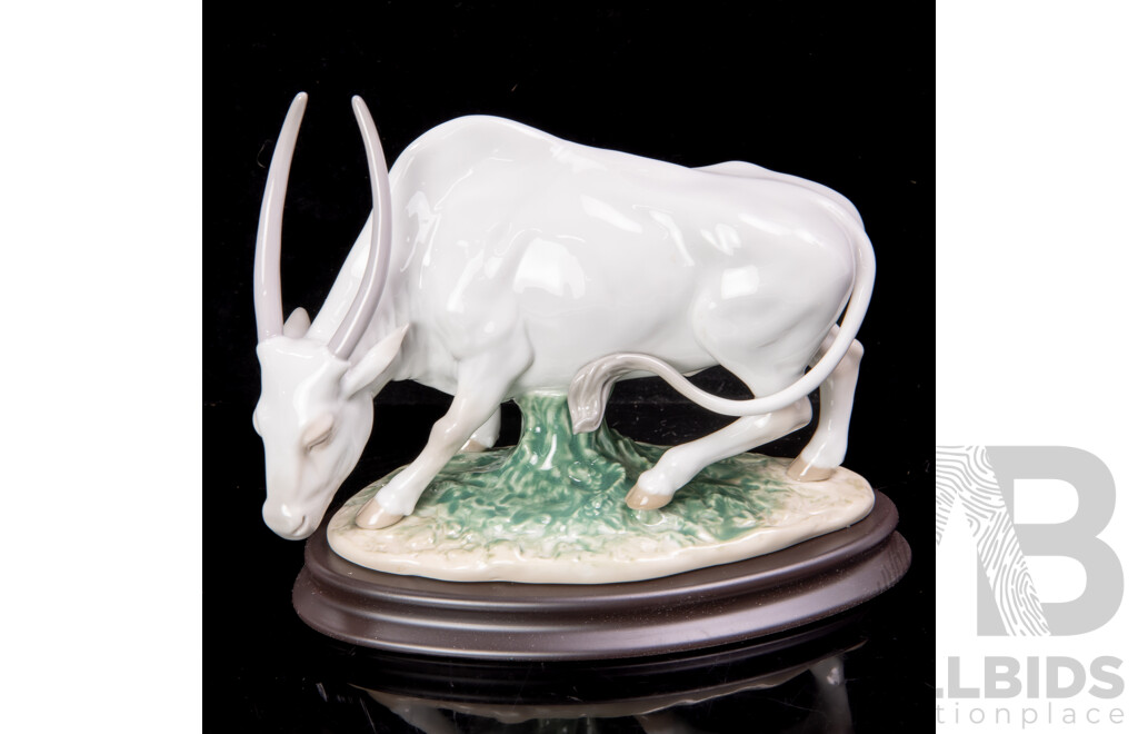 Lladro Chinese Zodiac Collection Porcelain Ox Figure with Stand in Original Box