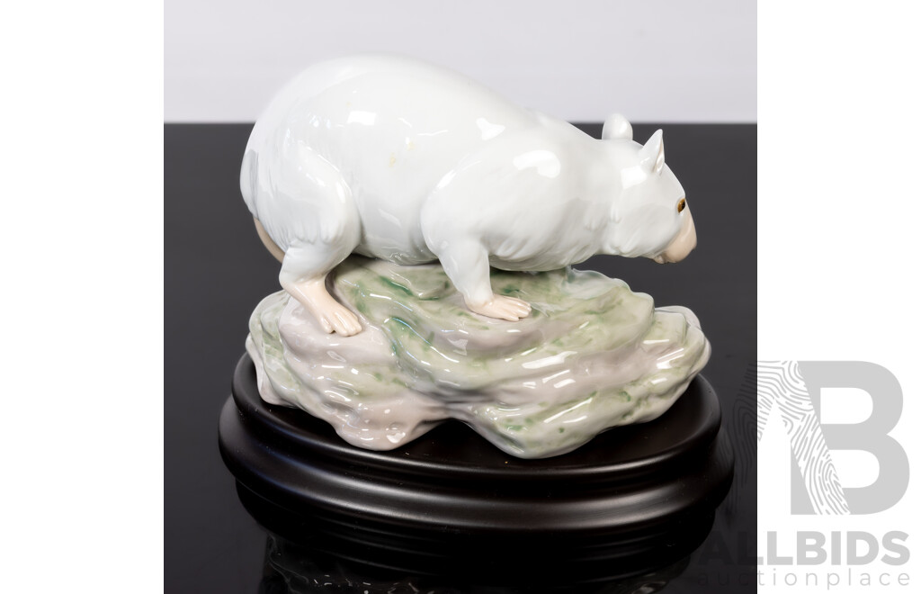 Lladro Chinese Zodiac Collection Porcelain White Ratus Ratus Figure with Stand in Original Box