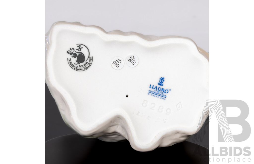 Lladro Chinese Zodiac Collection Porcelain White Ratus Ratus Figure with Stand in Original Box