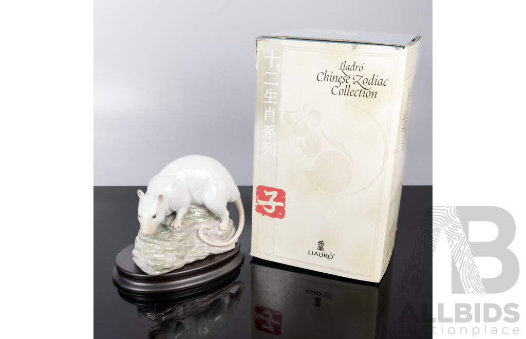 Lladro Chinese Zodiac Collection Porcelain White Ratus Ratus Figure with Stand in Original Box