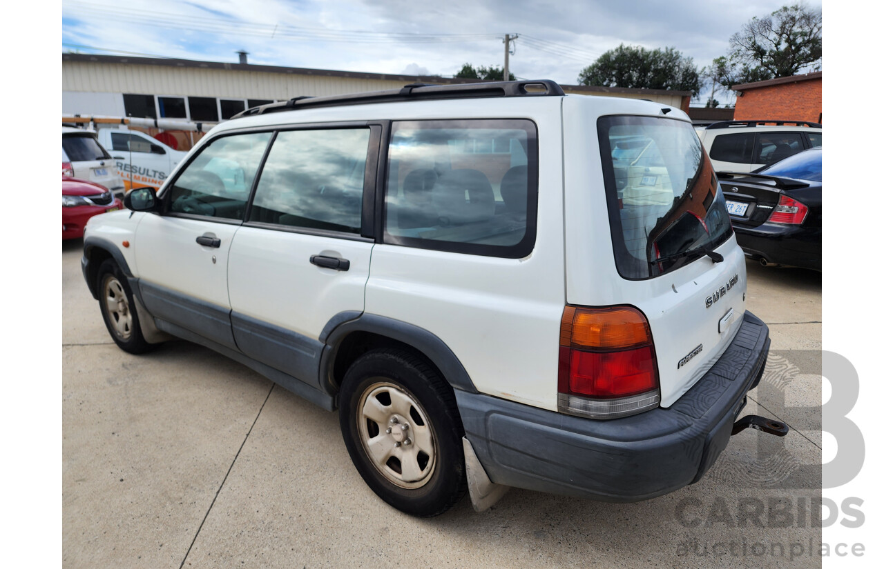 12/1997 Subaru Forester GX  4d Wagon White 2.0L