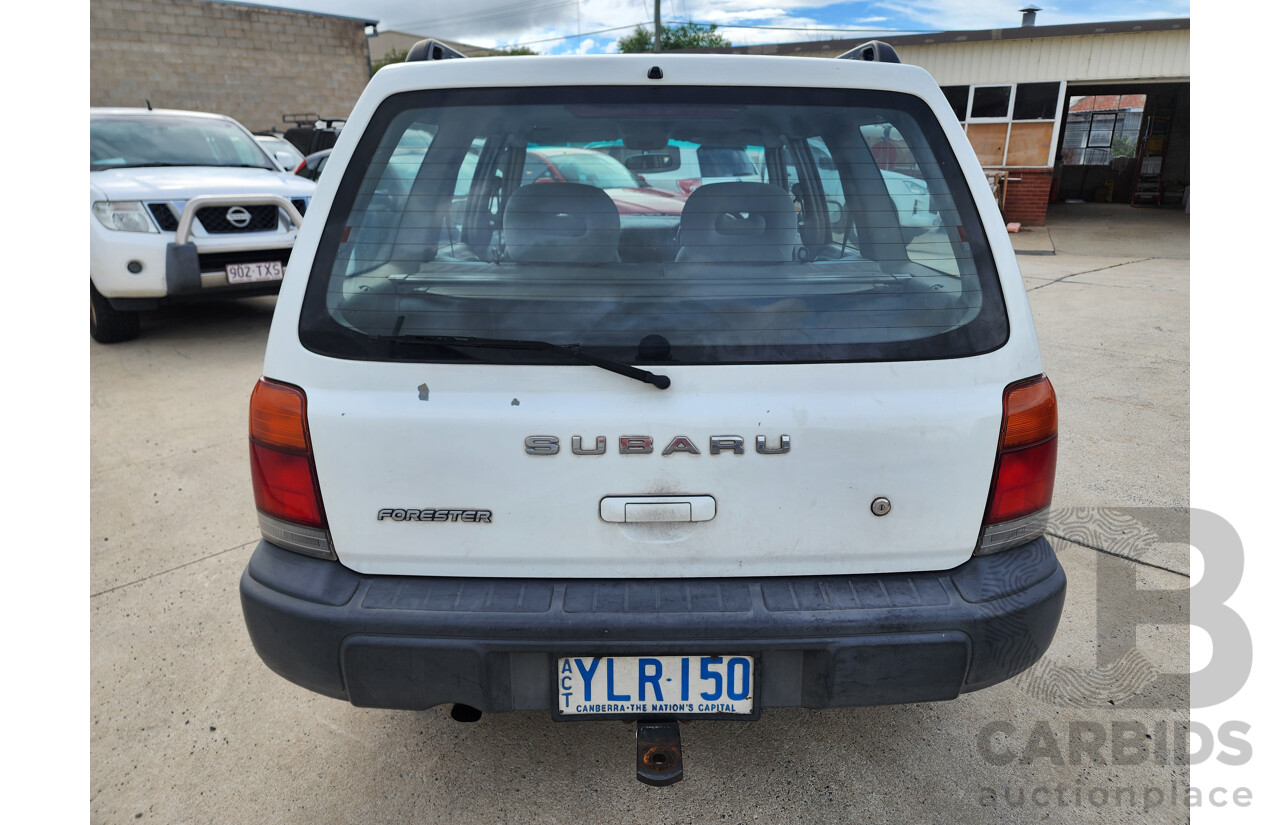 12/1997 Subaru Forester GX  4d Wagon White 2.0L