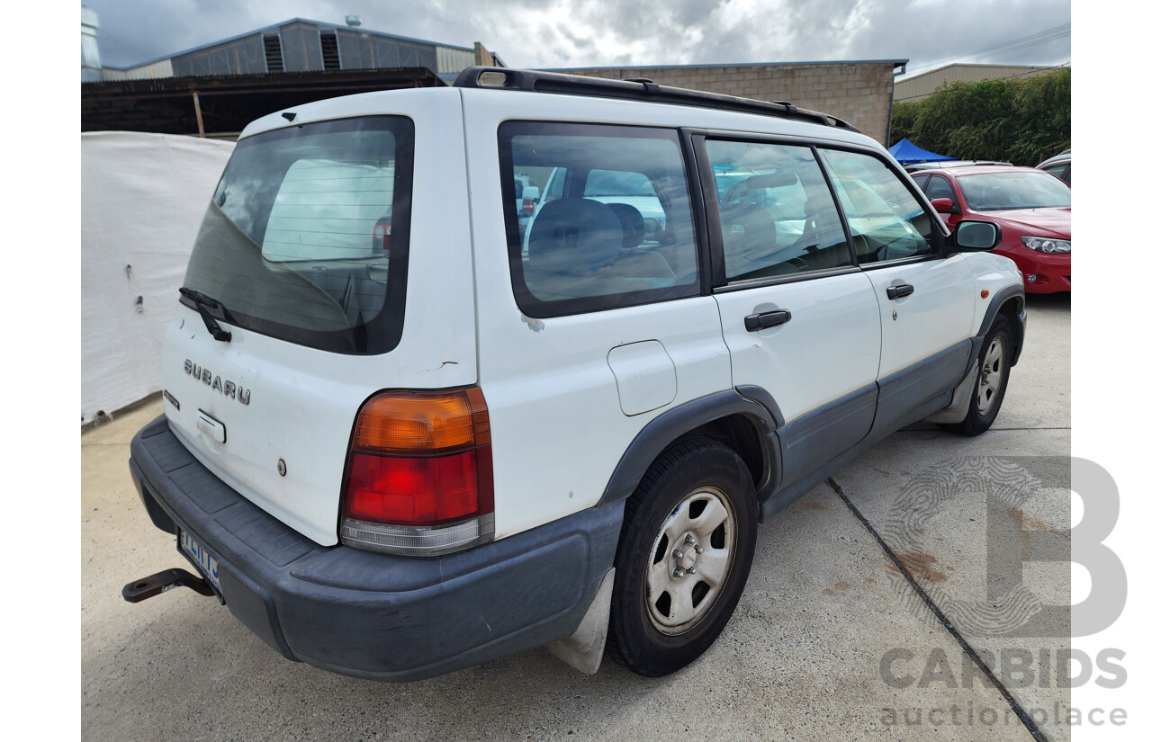 12/1997 Subaru Forester GX  4d Wagon White 2.0L