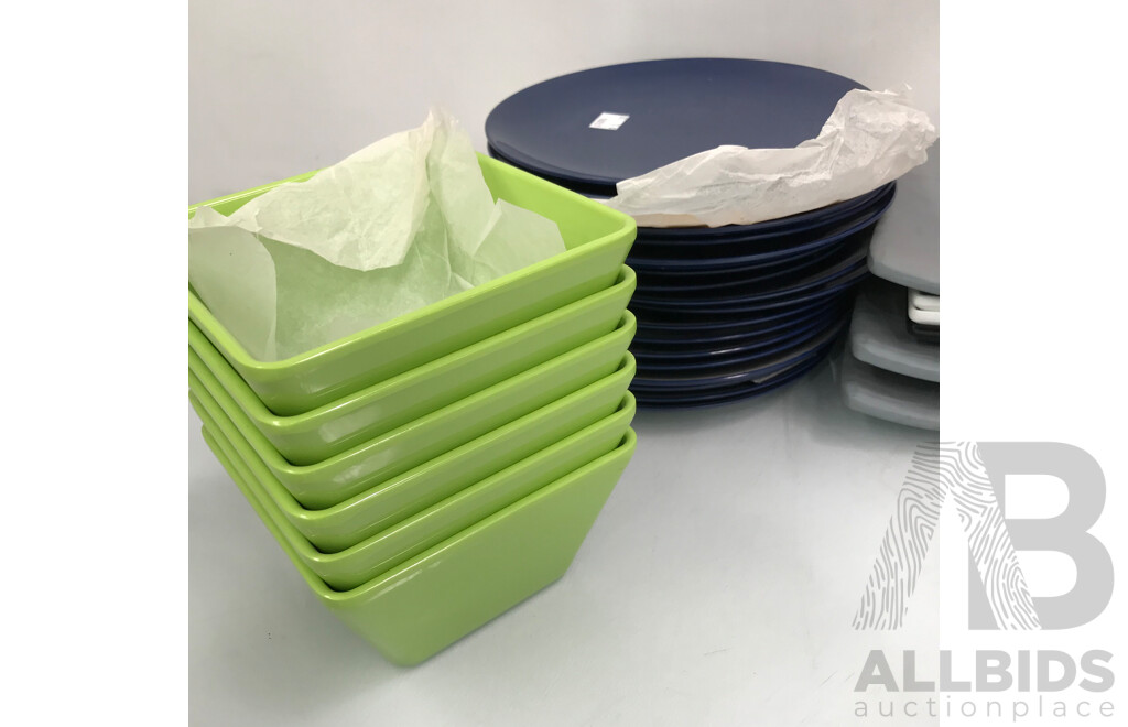 Bulk Lot of Assorted Plastic Plates, Trays, and Bowls