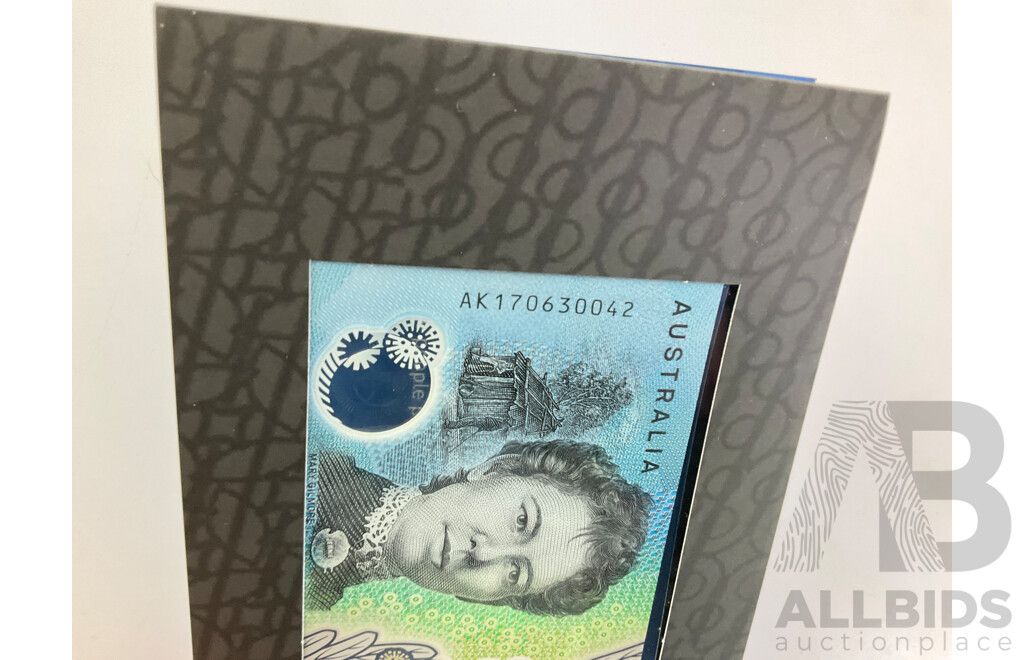 Australian RBA Two Generations of Ten Dollar Notes