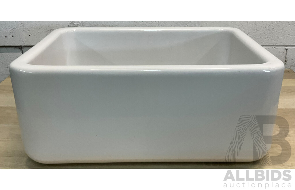 Ceramic Sink (61L X 36W X 26H Cm)