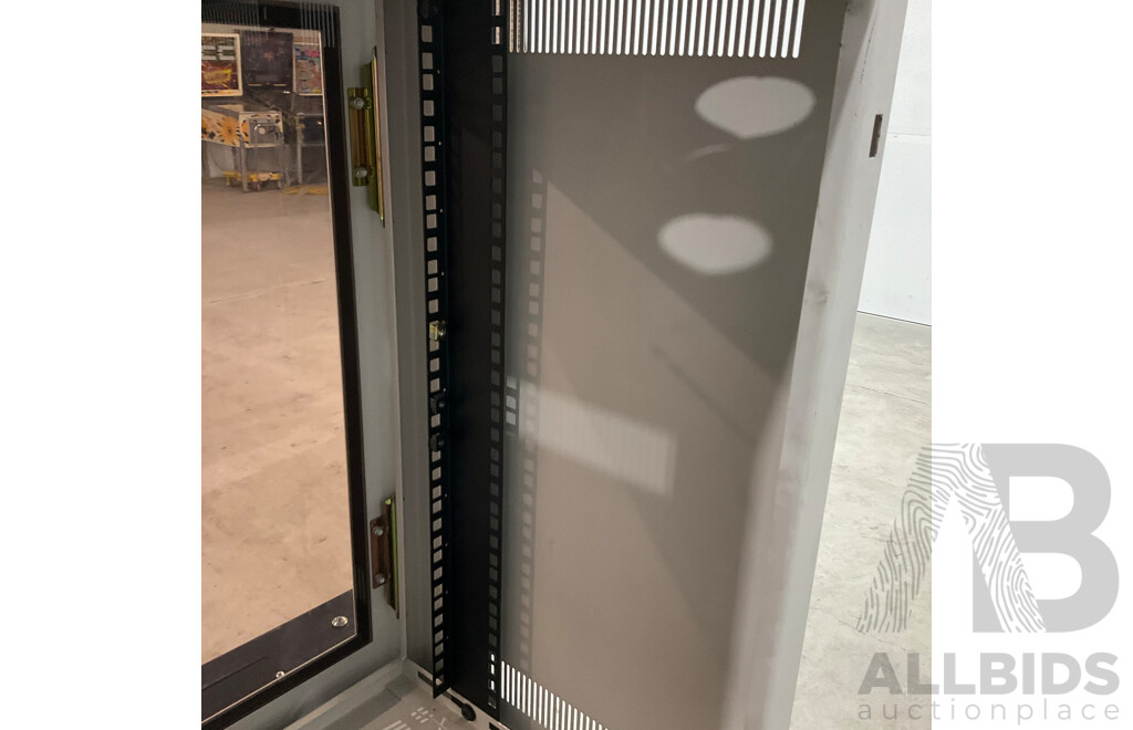 DYNAMIX  600x700x900mm & Rack Technologies 540x370x600mm Server Rack