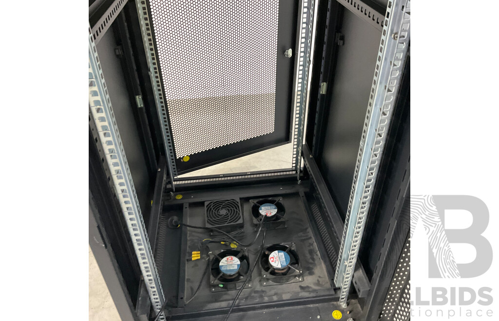 DYNAMIX  600x700x900mm & Rack Technologies 540x370x600mm Server Rack