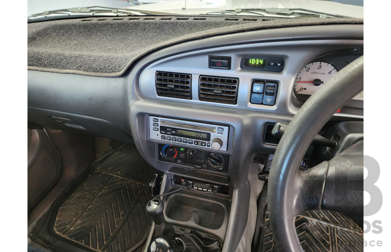 4/2005 Ford Courier GL (4x4) PH Crew Cab P/Up White 2.5L