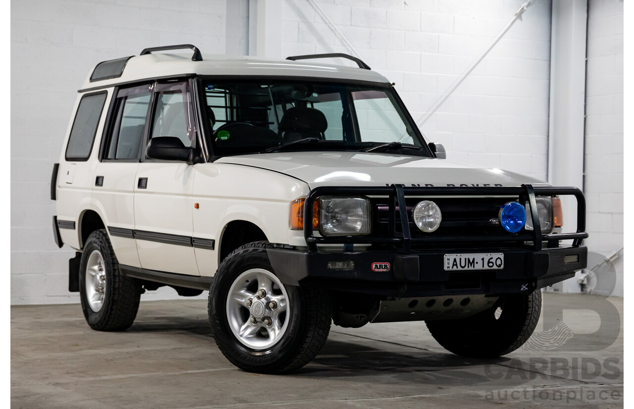 5/1999 Land Rover Discovery SE7 (4x4)  4d Wagon White 4.0L