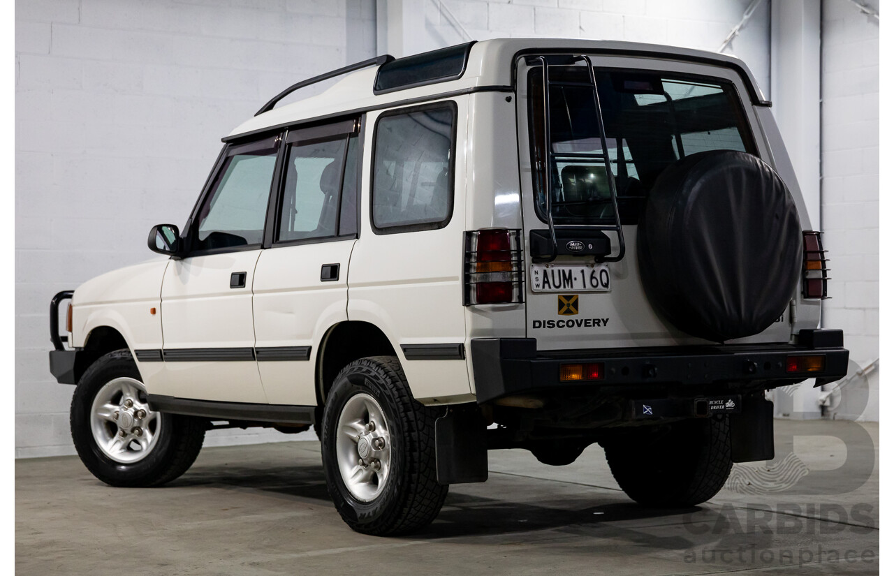 5/1999 Land Rover Discovery SE7 (4x4)  4d Wagon White 4.0L