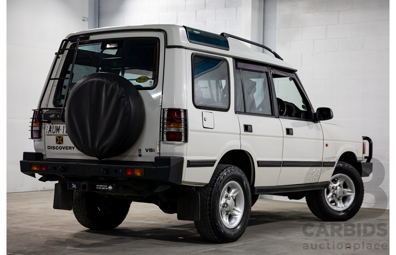 5/1999 Land Rover Discovery SE7 (4x4)  4d Wagon White 4.0L