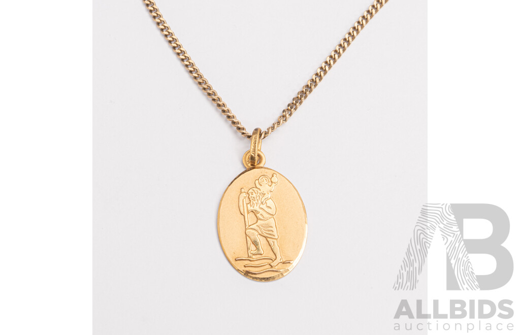 9ct St Christopher Medallion Pendant and 9ct Curb Link Chain, 45cm, 5.31 Grams