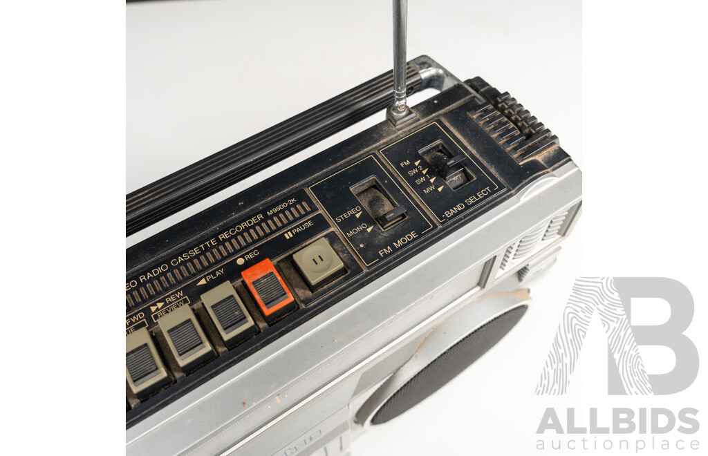 Retro Sanyo Stereo Radio Cassette Recorder M9500 2K