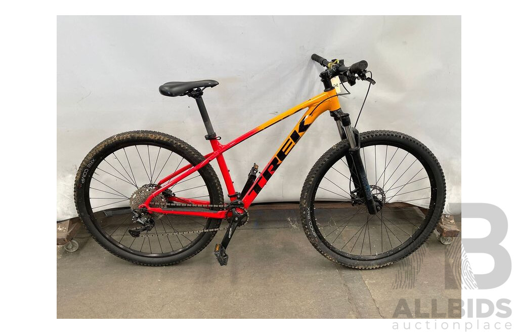 Trek Marlin 7 Men's Mountain Bike