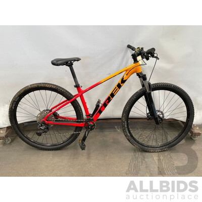 Trek Marlin 7 Men's Mountain Bike