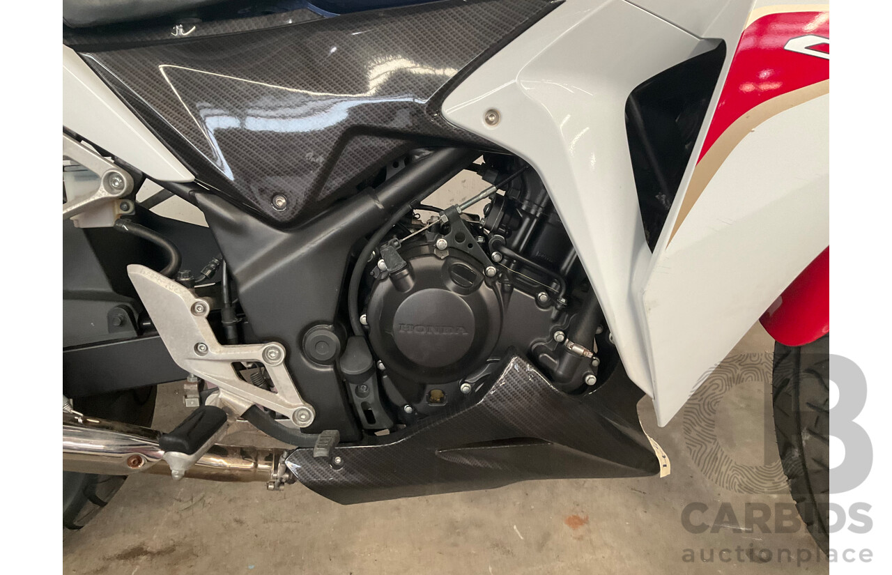 Honda CBR205R Motorbike