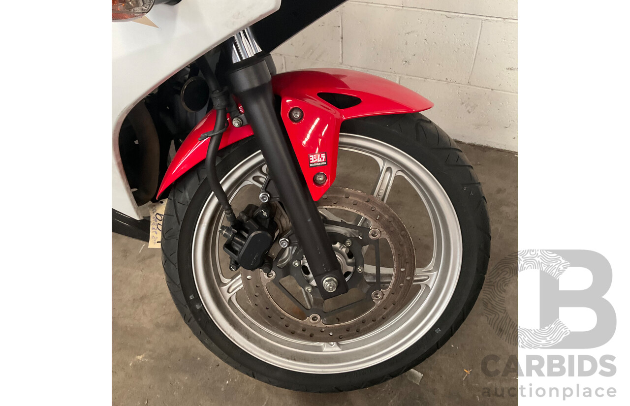 Honda CBR205R Motorbike VIN MLHMC41U6B5002324