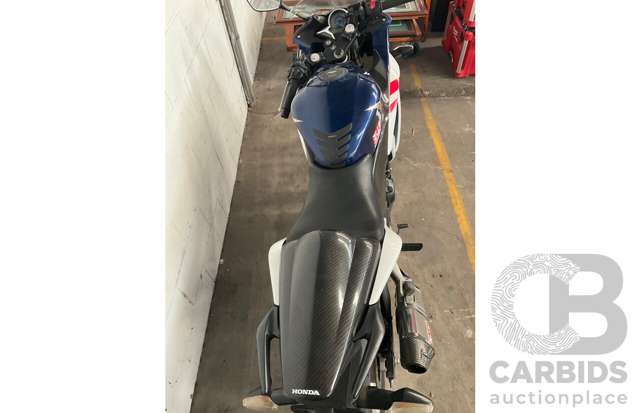 Honda CBR205R Motorbike VIN MLHMC41U6B5002324