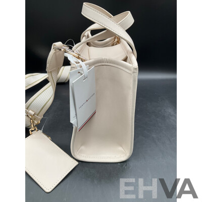 the City Summer Mini Tote Branded Tommy Hilfiger