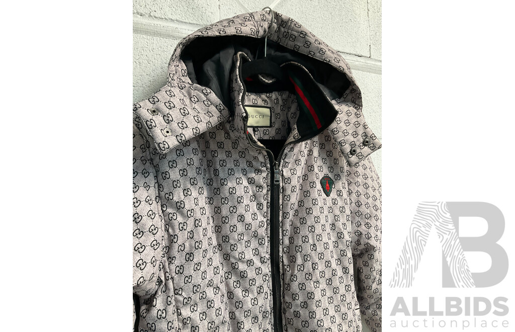 Winter Jacket Branded Gucci Size XL