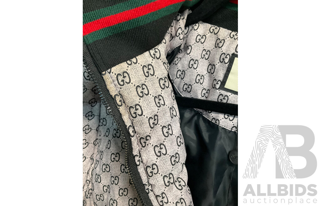 Winter Jacket Branded Gucci Size XL