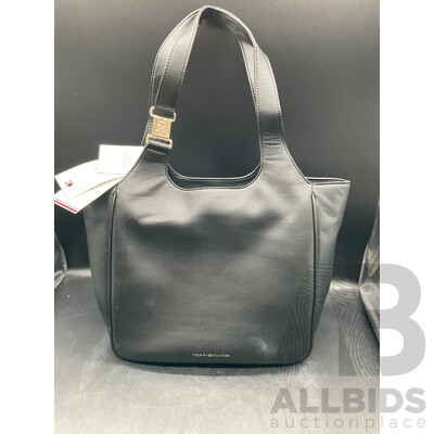 Monogram Tote Bag in Black Branded Tommy Hilfiger