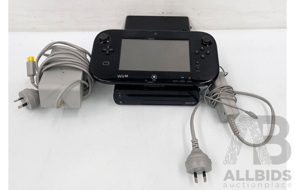 Nintendo (WUP-101) Wii U  Console with Controller