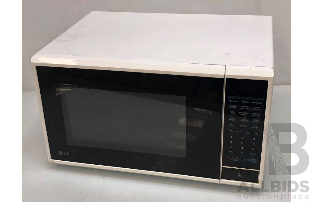 LG 1100 Watt Microwave Oven