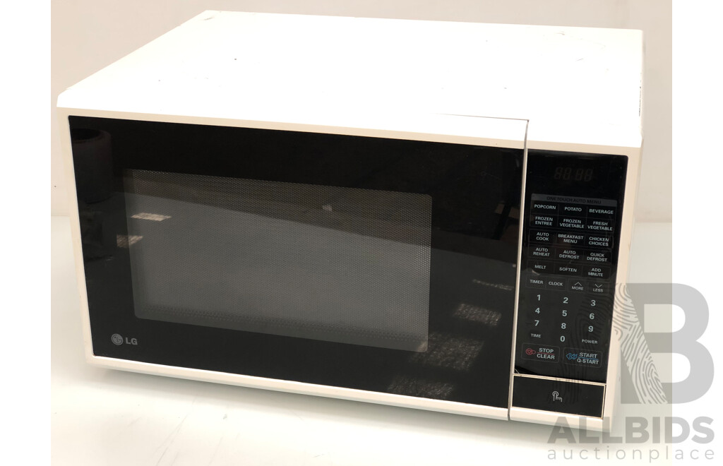 LG 1100 Watt Microwave Oven