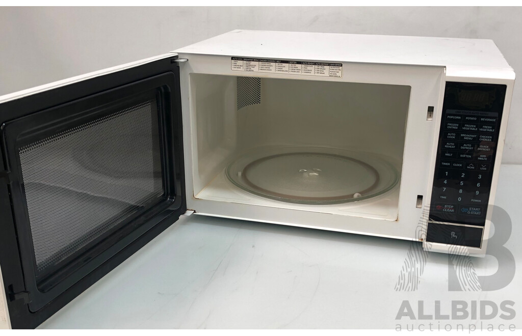 LG 1100 Watt Microwave Oven