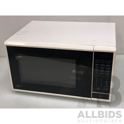 LG 1100 Watt Microwave Oven