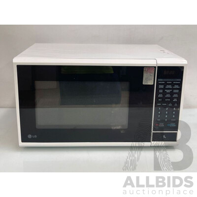 LG 1100 Watt Microwave Oven