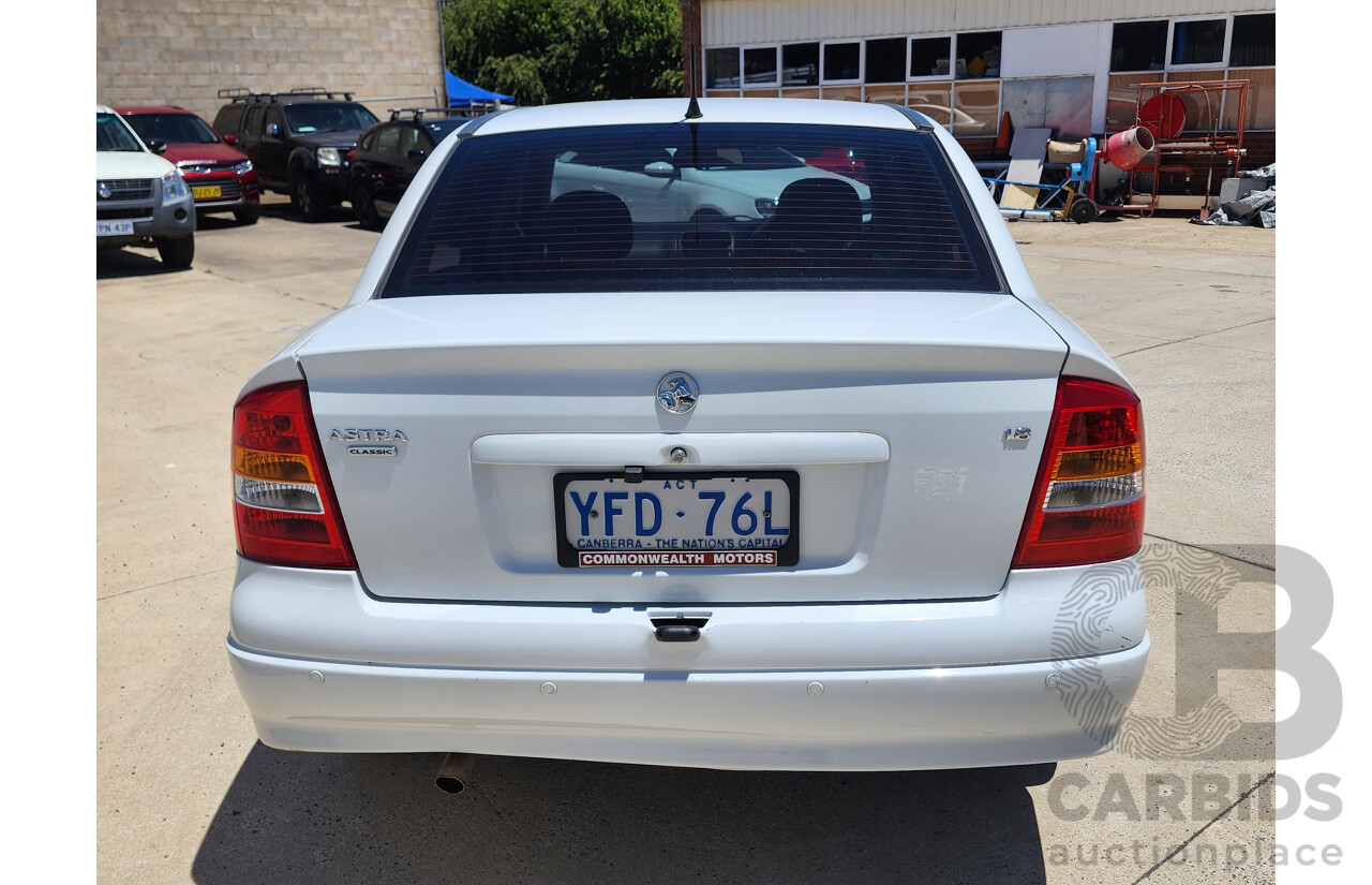 8/2005 Holden Astra Classic Equipe TS MY05 4d Sedan White 1.8L