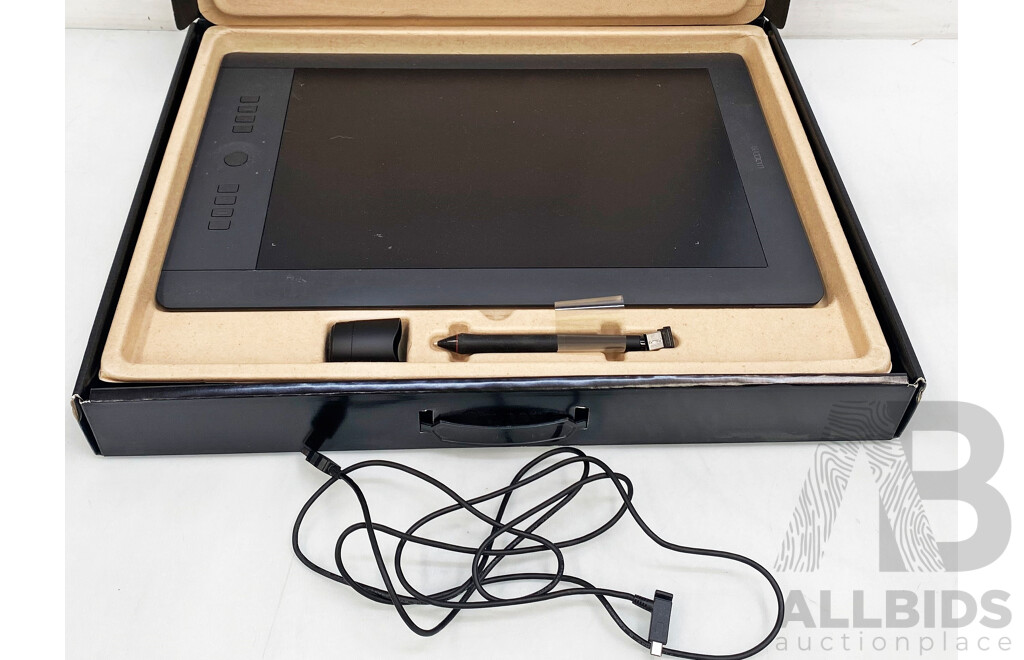 Wacom (PTH-851) Intuos Large Pen Tablet