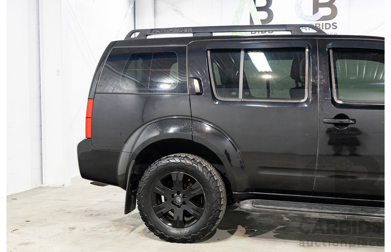 9/2005 Nissan Pathfinder Ti (4x4) R51 4d Wagon Midnight Black Metallic V6 4.0L