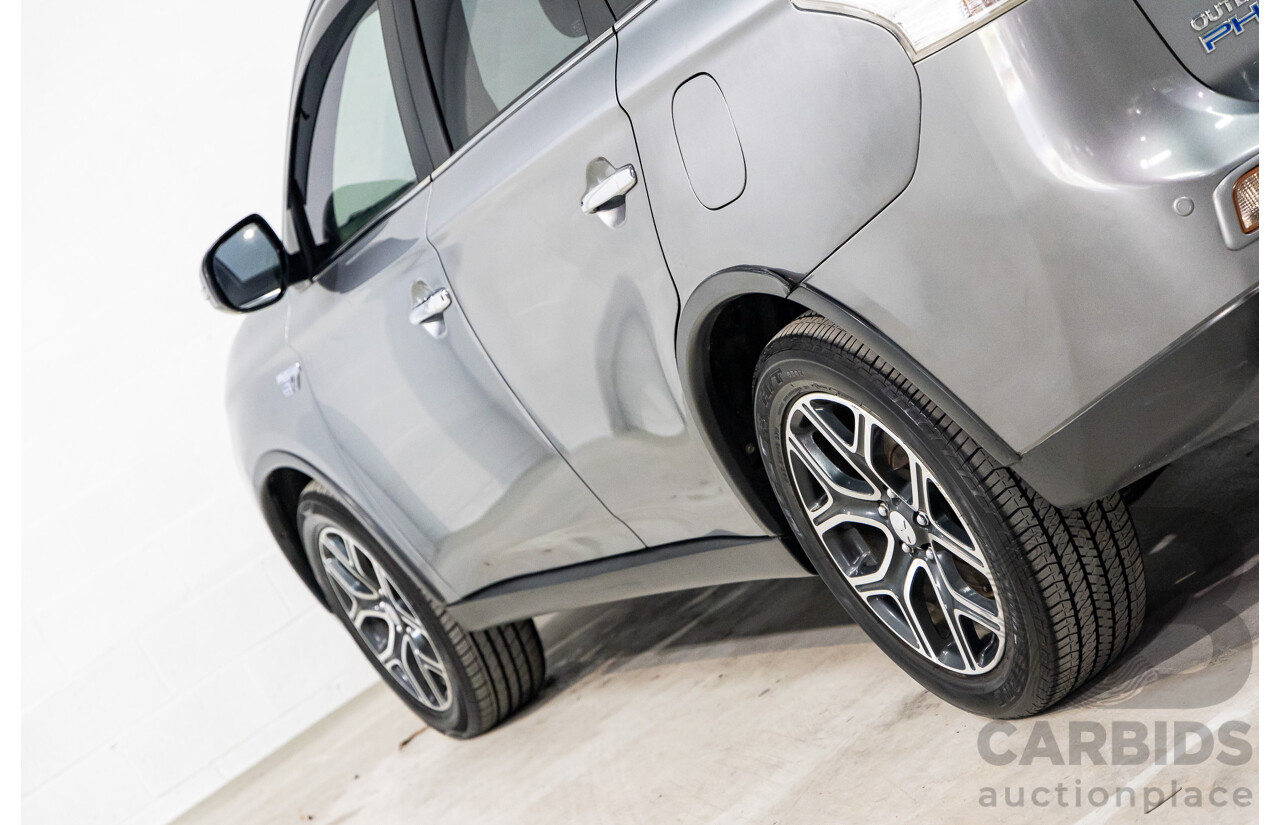 5/2014 Mitsubishi Outlander Aspire PHEV Hybrid ZJ MY14 4d Wagon Titanium Grey Metallic 2.0L/210kW Plug In Hybrid