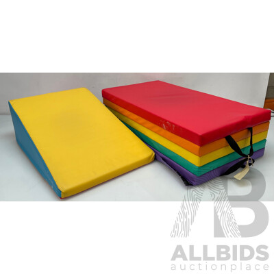 Fold Out Multi Coloured Play Mat and Padded Ramp