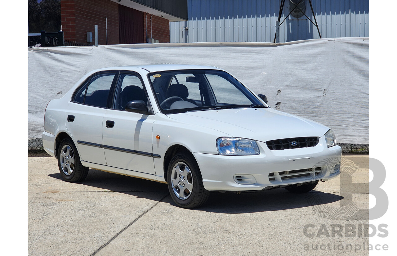 11/2000 Hyundai Accent GL LC 4d Sedan White 1.5L