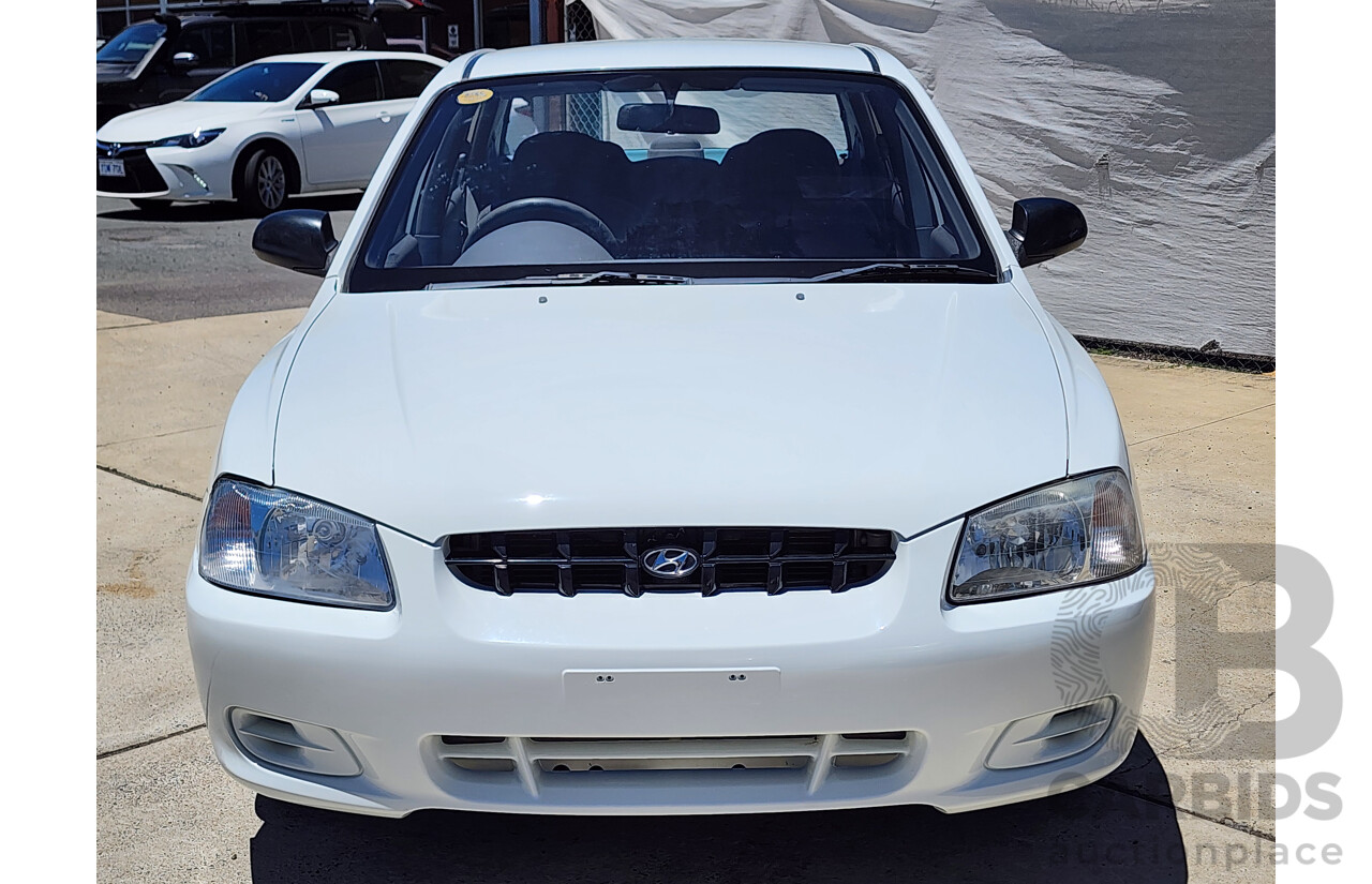 11/2000 Hyundai Accent GL LC 4d Sedan White 1.5L