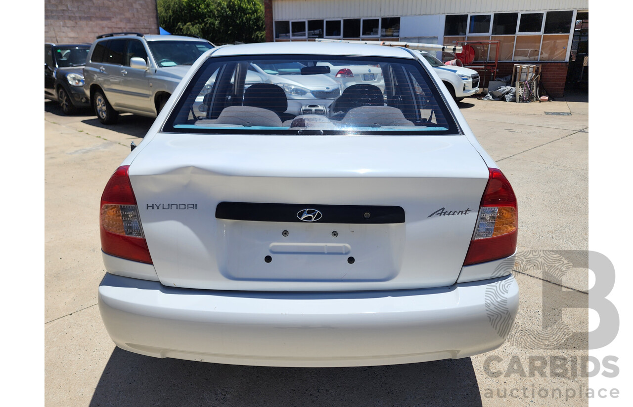 11/2000 Hyundai Accent GL LC 4d Sedan White 1.5L