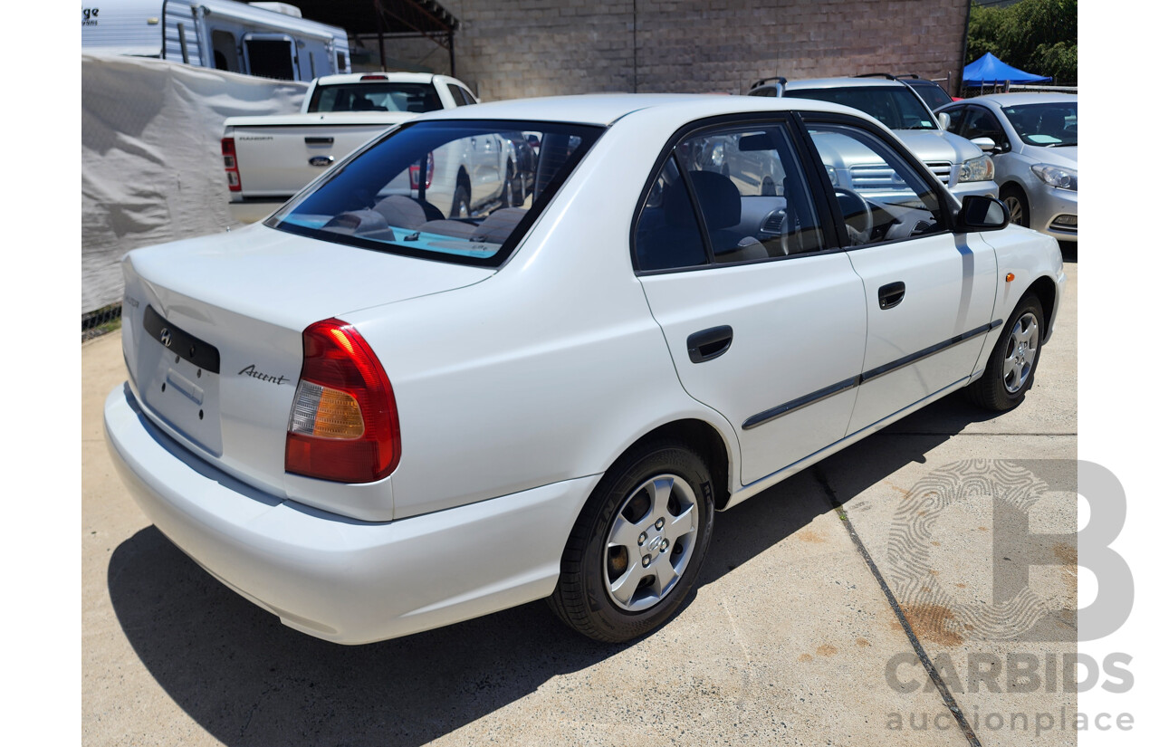 11/2000 Hyundai Accent GL LC 4d Sedan White 1.5L