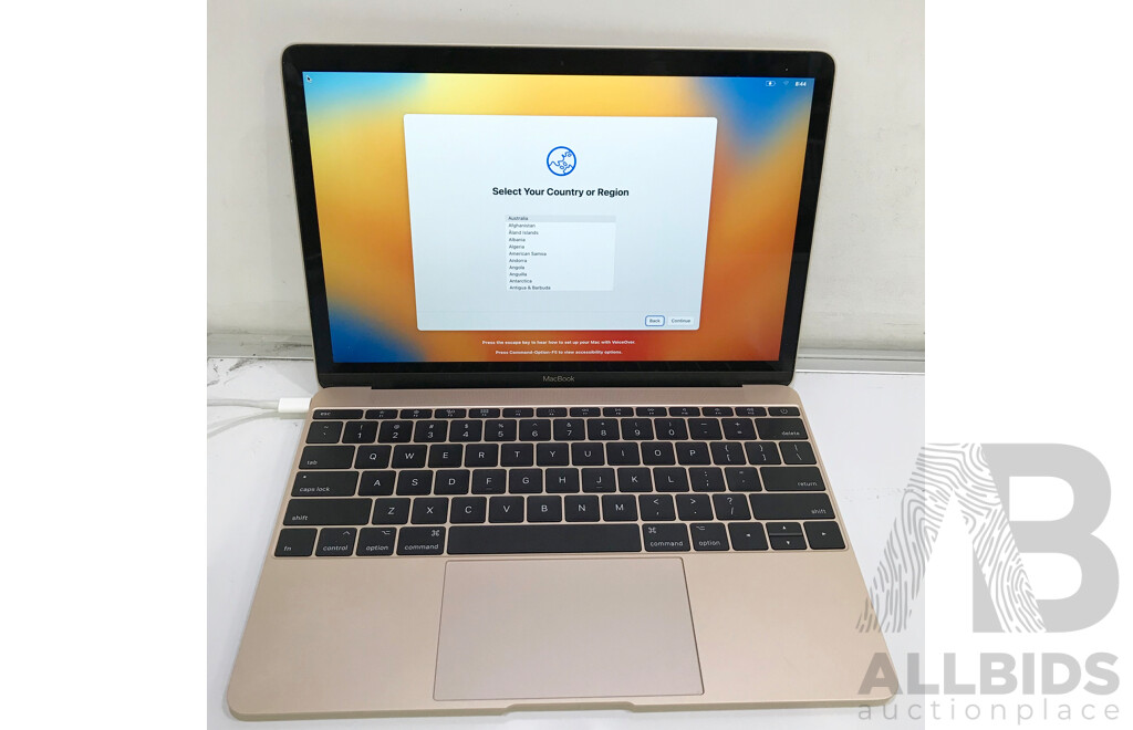 Apple (A1534) Intel Core M3 1.2 GHz Dual-Core CPU 12-Inch MacBook (Rose Gold) w/ Power Supply