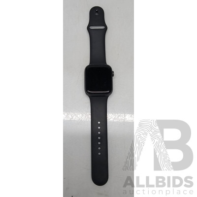Apple Watch Series 4 (Black)