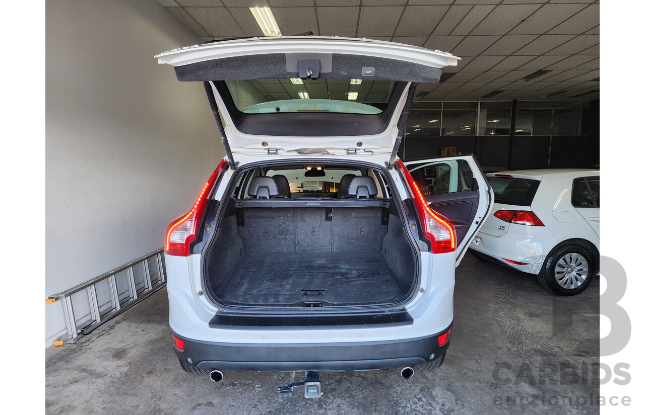 8/2011 Volvo Xc60 D5 DZ MY11 4d Wagon White 2.4L