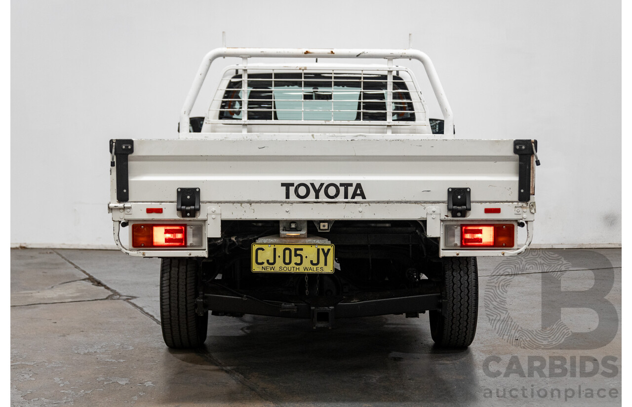 08/2016 Toyota Hilux Workmate (RWD) GUN122R C/Chas White Turbo Diesel 2.4L